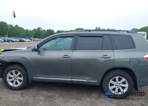 2012 Toyota Highlander Base V6 из США, поврежденный, VIN 5TDBK3EH7CS146948